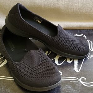 Sketchers Max Size 9 Slip On